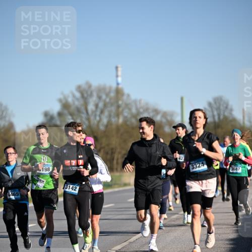 06.04.2025 - 44. Internationalen Wilhelmsburger Insellauf Dr. Thomas Lammeyer http://msf.ph/oto/7553174 06.04.2025 09:27:26 Laufen 4465, 10, 198, 94, 3142, 427, 3324, 3687 meine-sportfotos.de
