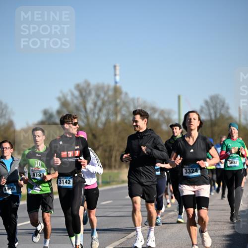 06.04.2025 - 44. Internationalen Wilhelmsburger Insellauf Dr. Thomas Lammeyer http://msf.ph/oto/7553175 06.04.2025 09:27:26 Laufen 4465, 10, 5198, 3142, 3324, 3687 meine-sportfotos.de