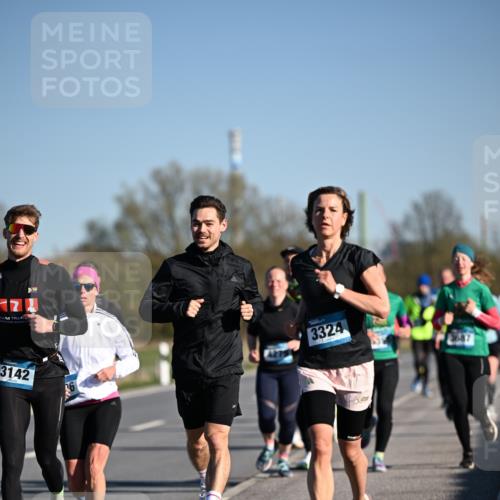 06.04.2025 - 44. Internationalen Wilhelmsburger Insellauf Dr. Thomas Lammeyer http://msf.ph/oto/7553191 06.04.2025 09:27:27 Laufen 3142, 3324 meine-sportfotos.de