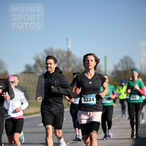 06.04.2025 - 44. Internationalen Wilhelmsburger Insellauf Dr. Thomas Lammeyer http://msf.ph/oto/7553195 06.04.2025 09:27:28 Laufen 3324, 433, 3687 meine-sportfotos.de