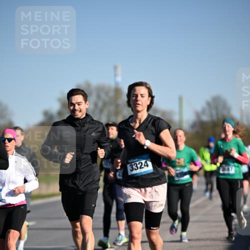 06.04.2025 - 44. Internationalen Wilhelmsburger Insellauf Dr. Thomas Lammeyer http://msf.ph/oto/7553200 06.04.2025 09:27:28 Laufen 3324, 3687 meine-sportfotos.de