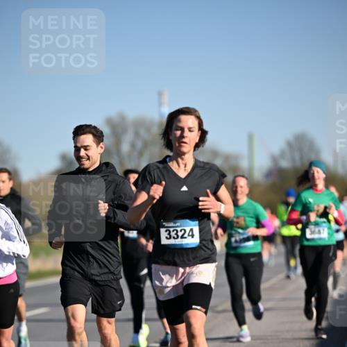 06.04.2025 - 44. Internationalen Wilhelmsburger Insellauf Dr. Thomas Lammeyer http://msf.ph/oto/7553204 06.04.2025 09:27:28 Laufen 3324, 3687 meine-sportfotos.de