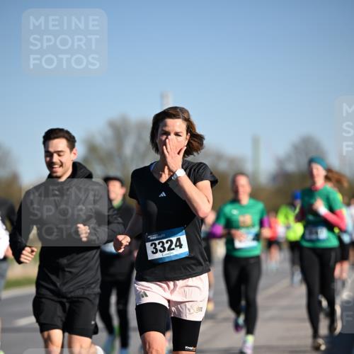 06.04.2025 - 44. Internationalen Wilhelmsburger Insellauf Dr. Thomas Lammeyer http://msf.ph/oto/7553206 06.04.2025 09:27:29 Laufen 3324 meine-sportfotos.de