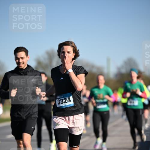 06.04.2025 - 44. Internationalen Wilhelmsburger Insellauf Dr. Thomas Lammeyer http://msf.ph/oto/7553208 06.04.2025 09:27:29 Laufen 3324, 50 meine-sportfotos.de