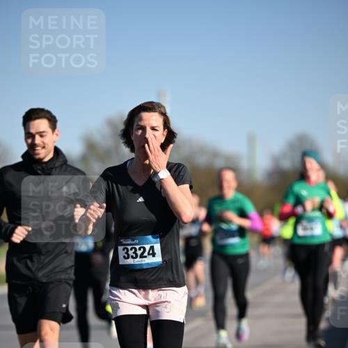 06.04.2025 - 44. Internationalen Wilhelmsburger Insellauf Dr. Thomas Lammeyer http://msf.ph/oto/7553210 06.04.2025 09:27:29 Laufen 3324 meine-sportfotos.de