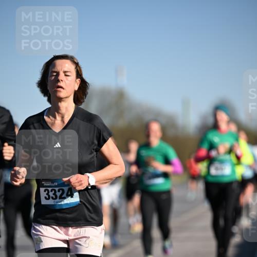 06.04.2025 - 44. Internationalen Wilhelmsburger Insellauf Dr. Thomas Lammeyer http://msf.ph/oto/7553220 06.04.2025 09:27:30 Laufen 3324 meine-sportfotos.de