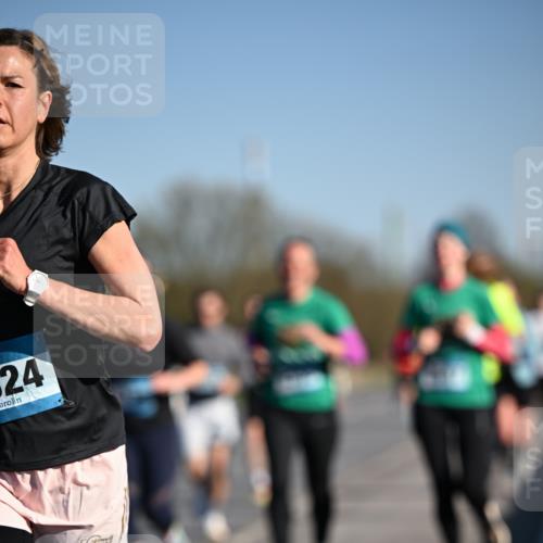 06.04.2025 - 44. Internationalen Wilhelmsburger Insellauf Dr. Thomas Lammeyer http://msf.ph/oto/7553227 06.04.2025 09:27:30 Laufen 24 meine-sportfotos.de