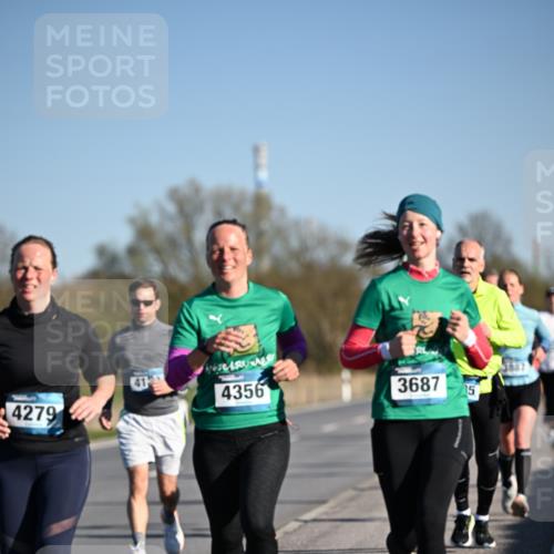 06.04.2025 - 44. Internationalen Wilhelmsburger Insellauf Dr. Thomas Lammeyer http://msf.ph/oto/7553235 06.04.2025 09:27:31 Laufen 4279, 41, 4356, 3687, 5 meine-sportfotos.de