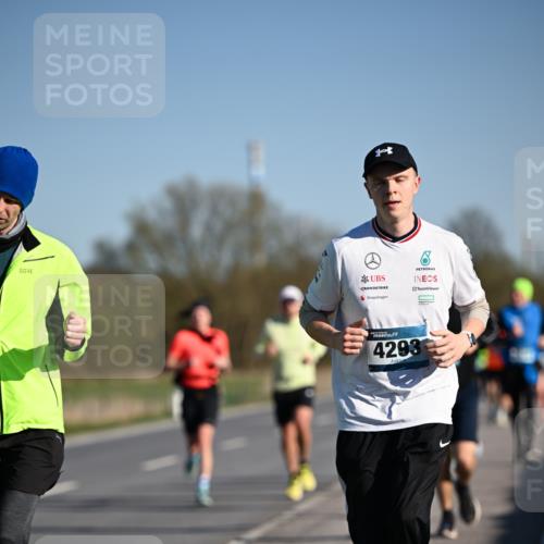06.04.2025 - 44. Internationalen Wilhelmsburger Insellauf Dr. Thomas Lammeyer http://msf.ph/oto/7553333 06.04.2025 09:27:40 Laufen 4298 meine-sportfotos.de
