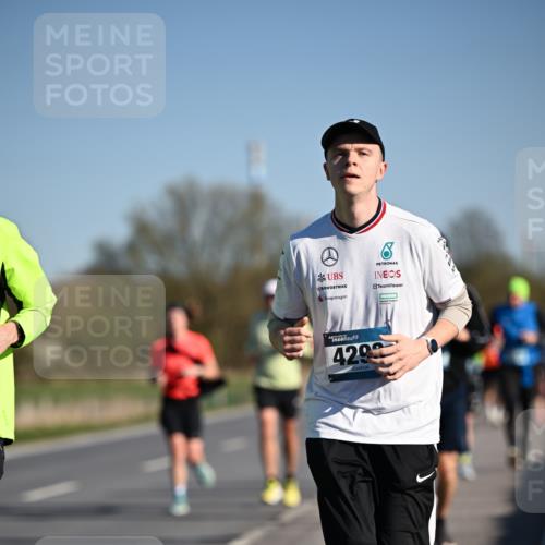 06.04.2025 - 44. Internationalen Wilhelmsburger Insellauf Dr. Thomas Lammeyer http://msf.ph/oto/7553339 06.04.2025 09:27:41 Laufen 4299 meine-sportfotos.de