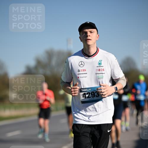 06.04.2025 - 44. Internationalen Wilhelmsburger Insellauf Dr. Thomas Lammeyer http://msf.ph/oto/7553346 06.04.2025 09:27:41 Laufen 4293 meine-sportfotos.de
