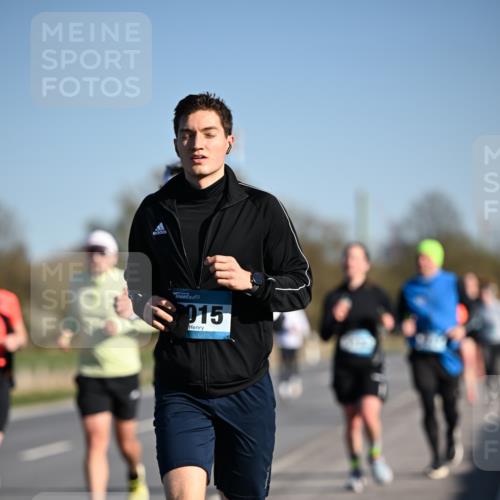 06.04.2025 - 44. Internationalen Wilhelmsburger Insellauf Dr. Thomas Lammeyer http://msf.ph/oto/7553374 06.04.2025 09:27:44 Laufen 015 meine-sportfotos.de