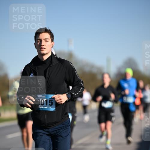 06.04.2025 - 44. Internationalen Wilhelmsburger Insellauf Dr. Thomas Lammeyer http://msf.ph/oto/7553378 06.04.2025 09:27:44 Laufen 3015 meine-sportfotos.de