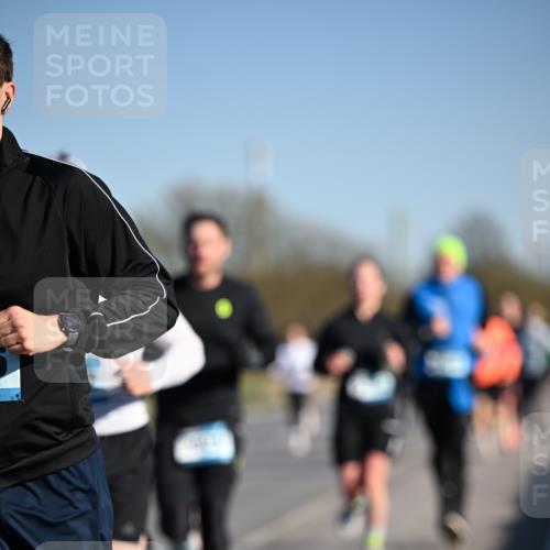 06.04.2025 - 44. Internationalen Wilhelmsburger Insellauf Dr. Thomas Lammeyer http://msf.ph/oto/7553389 06.04.2025 09:27:44 Laufen  meine-sportfotos.de