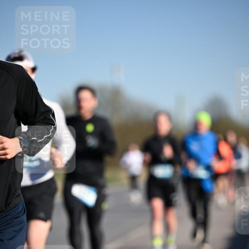 06.04.2025 - 44. Internationalen Wilhelmsburger Insellauf Dr. Thomas Lammeyer http://msf.ph/oto/7553390 06.04.2025 09:27:45 Laufen  meine-sportfotos.de
