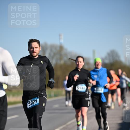 06.04.2025 - 44. Internationalen Wilhelmsburger Insellauf Dr. Thomas Lammeyer http://msf.ph/oto/7553393 06.04.2025 09:27:45 Laufen 3921, 5132 meine-sportfotos.de