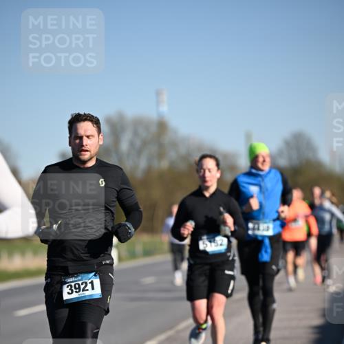06.04.2025 - 44. Internationalen Wilhelmsburger Insellauf Dr. Thomas Lammeyer http://msf.ph/oto/7553395 06.04.2025 09:27:45 Laufen 3921, 5192 meine-sportfotos.de