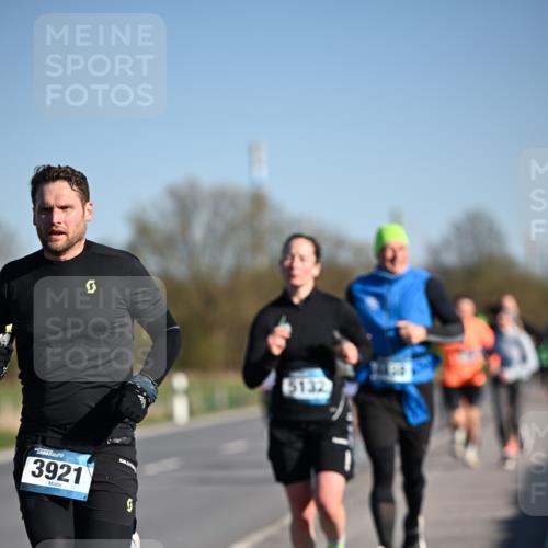 06.04.2025 - 44. Internationalen Wilhelmsburger Insellauf Dr. Thomas Lammeyer http://msf.ph/oto/7553401 06.04.2025 09:27:46 Laufen 3921, 5132 meine-sportfotos.de