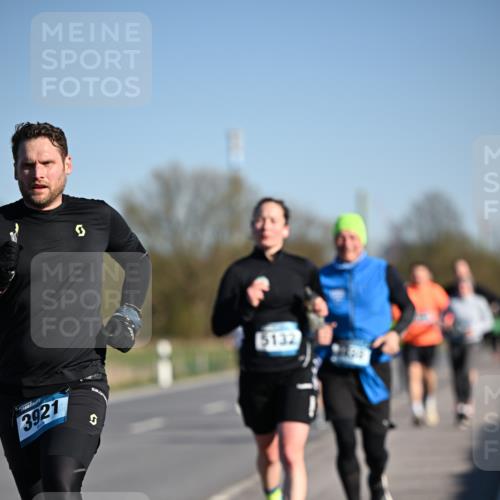 06.04.2025 - 44. Internationalen Wilhelmsburger Insellauf Dr. Thomas Lammeyer http://msf.ph/oto/7553403 06.04.2025 09:27:46 Laufen 3921, 5132 meine-sportfotos.de