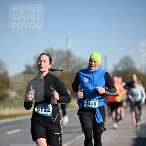 06.04.2025 - 44. Internationalen Wilhelmsburger Insellauf Dr. Thomas Lammeyer http://msf.ph/oto/7553411 06.04.2025 09:27:47 Laufen 5132, 4438 meine-sportfotos.de