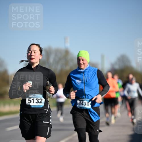 06.04.2025 - 44. Internationalen Wilhelmsburger Insellauf Dr. Thomas Lammeyer http://msf.ph/oto/7553415 06.04.2025 09:27:47 Laufen 5132, 4438 meine-sportfotos.de
