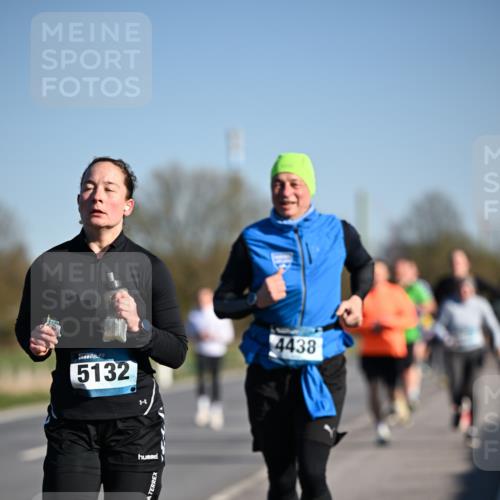 06.04.2025 - 44. Internationalen Wilhelmsburger Insellauf Dr. Thomas Lammeyer http://msf.ph/oto/7553417 06.04.2025 09:27:47 Laufen 5132, 4438 meine-sportfotos.de