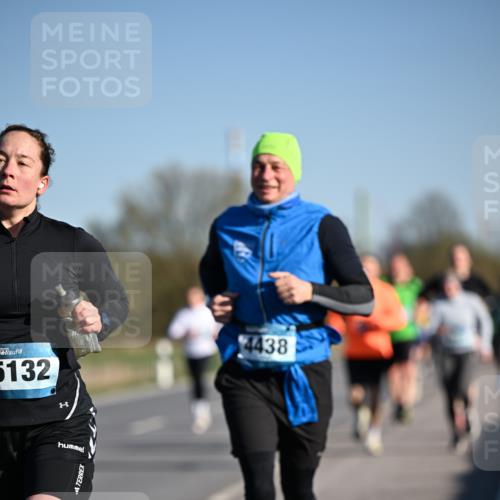 06.04.2025 - 44. Internationalen Wilhelmsburger Insellauf Dr. Thomas Lammeyer http://msf.ph/oto/7553423 06.04.2025 09:27:48 Laufen 5132, 4438 meine-sportfotos.de