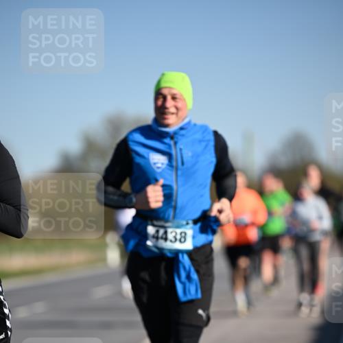 06.04.2025 - 44. Internationalen Wilhelmsburger Insellauf Dr. Thomas Lammeyer http://msf.ph/oto/7553429 06.04.2025 09:27:48 Laufen 4438 meine-sportfotos.de