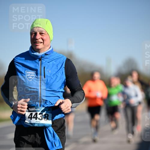 06.04.2025 - 44. Internationalen Wilhelmsburger Insellauf Dr. Thomas Lammeyer http://msf.ph/oto/7553441 06.04.2025 09:27:49 Laufen 4438 meine-sportfotos.de
