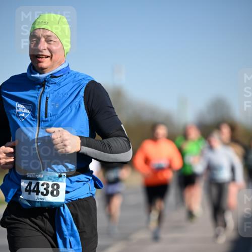 06.04.2025 - 44. Internationalen Wilhelmsburger Insellauf Dr. Thomas Lammeyer http://msf.ph/oto/7553443 06.04.2025 09:27:49 Laufen 4438 meine-sportfotos.de