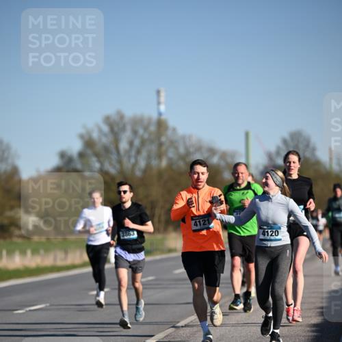 06.04.2025 - 44. Internationalen Wilhelmsburger Insellauf Dr. Thomas Lammeyer http://msf.ph/oto/7553453 06.04.2025 09:27:50 Laufen 4121, 3863, 4120 meine-sportfotos.de