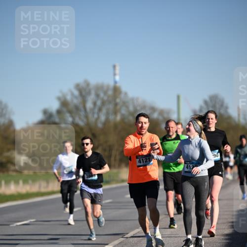 06.04.2025 - 44. Internationalen Wilhelmsburger Insellauf Dr. Thomas Lammeyer http://msf.ph/oto/7553455 06.04.2025 09:27:50 Laufen 3863, 4121, 412, 190 meine-sportfotos.de