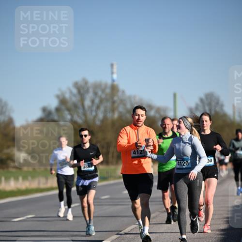 06.04.2025 - 44. Internationalen Wilhelmsburger Insellauf Dr. Thomas Lammeyer http://msf.ph/oto/7553457 06.04.2025 09:27:50 Laufen 386, 4121, 4120, 30 meine-sportfotos.de