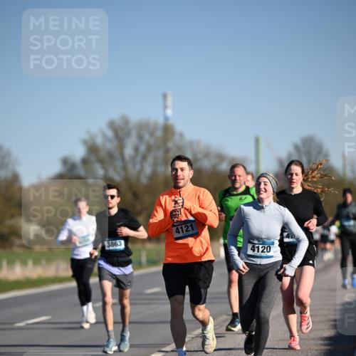 06.04.2025 - 44. Internationalen Wilhelmsburger Insellauf Dr. Thomas Lammeyer http://msf.ph/oto/7553463 06.04.2025 09:27:51 Laufen 3863, 4121, 4120 meine-sportfotos.de