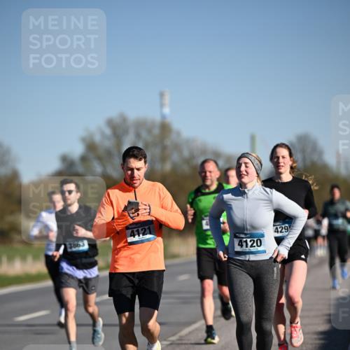 06.04.2025 - 44. Internationalen Wilhelmsburger Insellauf Dr. Thomas Lammeyer http://msf.ph/oto/7553476 06.04.2025 09:27:51 Laufen 4121, 4120, 429 meine-sportfotos.de