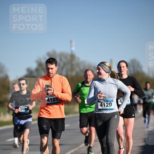 06.04.2025 - 44. Internationalen Wilhelmsburger Insellauf Dr. Thomas Lammeyer http://msf.ph/oto/7553482 06.04.2025 09:27:52 Laufen 4121, 4120 meine-sportfotos.de