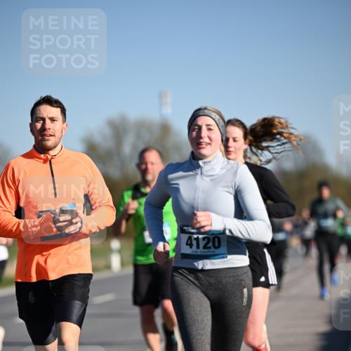 06.04.2025 - 44. Internationalen Wilhelmsburger Insellauf Dr. Thomas Lammeyer http://msf.ph/oto/7553496 06.04.2025 09:27:53 Laufen 4120 meine-sportfotos.de