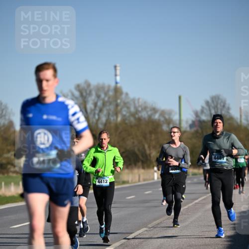 06.04.2025 - 44. Internationalen Wilhelmsburger Insellauf Dr. Thomas Lammeyer http://msf.ph/oto/7553535 06.04.2025 09:27:57 Laufen 4412, 4067, 4481 meine-sportfotos.de