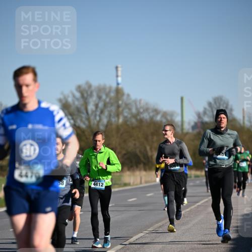 06.04.2025 - 44. Internationalen Wilhelmsburger Insellauf Dr. Thomas Lammeyer http://msf.ph/oto/7553539 06.04.2025 09:27:57 Laufen 4470, 88, 12, 4412, 4067, 48 meine-sportfotos.de