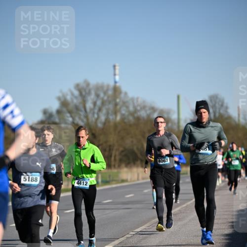 06.04.2025 - 44. Internationalen Wilhelmsburger Insellauf Dr. Thomas Lammeyer http://msf.ph/oto/7553549 06.04.2025 09:27:57 Laufen 5188, 8, 4412, 4067 meine-sportfotos.de