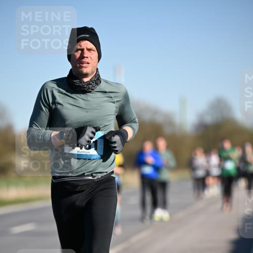 06.04.2025 - 44. Internationalen Wilhelmsburger Insellauf Dr. Thomas Lammeyer http://msf.ph/oto/7553598 06.04.2025 09:28:01 Laufen  meine-sportfotos.de