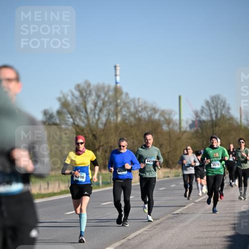06.04.2025 - 44. Internationalen Wilhelmsburger Insellauf Dr. Thomas Lammeyer http://msf.ph/oto/7553606 06.04.2025 09:28:02 Laufen 4396, 4578, 4458, 3574 meine-sportfotos.de
