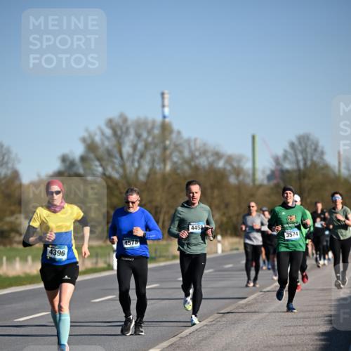 06.04.2025 - 44. Internationalen Wilhelmsburger Insellauf Dr. Thomas Lammeyer http://msf.ph/oto/7553628 06.04.2025 09:28:04 Laufen 4396, 4578, 4458, 3574 meine-sportfotos.de