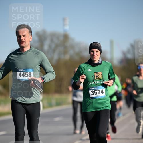 06.04.2025 - 44. Internationalen Wilhelmsburger Insellauf Dr. Thomas Lammeyer http://msf.ph/oto/7553662 06.04.2025 09:28:09 Laufen 4458, 3574 meine-sportfotos.de