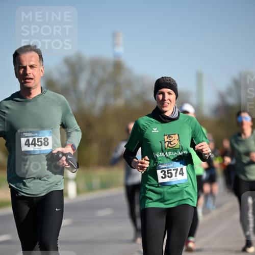 06.04.2025 - 44. Internationalen Wilhelmsburger Insellauf Dr. Thomas Lammeyer http://msf.ph/oto/7553666 06.04.2025 09:28:09 Laufen 4458, 3574 meine-sportfotos.de