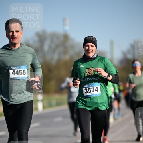 06.04.2025 - 44. Internationalen Wilhelmsburger Insellauf Dr. Thomas Lammeyer http://msf.ph/oto/7553668 06.04.2025 09:28:09 Laufen 4458, 3574 meine-sportfotos.de