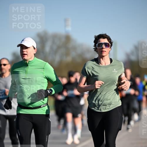 06.04.2025 - 44. Internationalen Wilhelmsburger Insellauf Dr. Thomas Lammeyer http://msf.ph/oto/7553698 06.04.2025 09:28:13 Laufen  meine-sportfotos.de