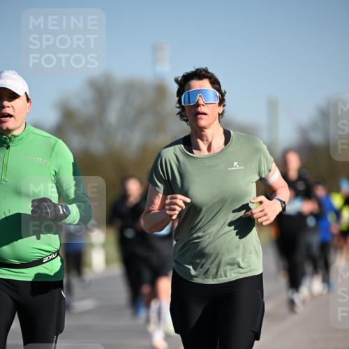 06.04.2025 - 44. Internationalen Wilhelmsburger Insellauf Dr. Thomas Lammeyer http://msf.ph/oto/7553707 06.04.2025 09:28:13 Laufen  meine-sportfotos.de