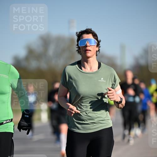 06.04.2025 - 44. Internationalen Wilhelmsburger Insellauf Dr. Thomas Lammeyer http://msf.ph/oto/7553712 06.04.2025 09:28:13 Laufen 2 meine-sportfotos.de