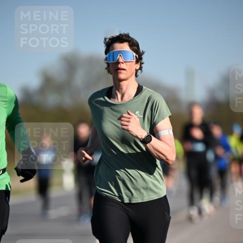 06.04.2025 - 44. Internationalen Wilhelmsburger Insellauf Dr. Thomas Lammeyer http://msf.ph/oto/7553714 06.04.2025 09:28:14 Laufen  meine-sportfotos.de